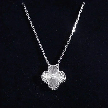 [ROSE]CLOVER  15MM DIAMOND LASER NECKLACE SILVER