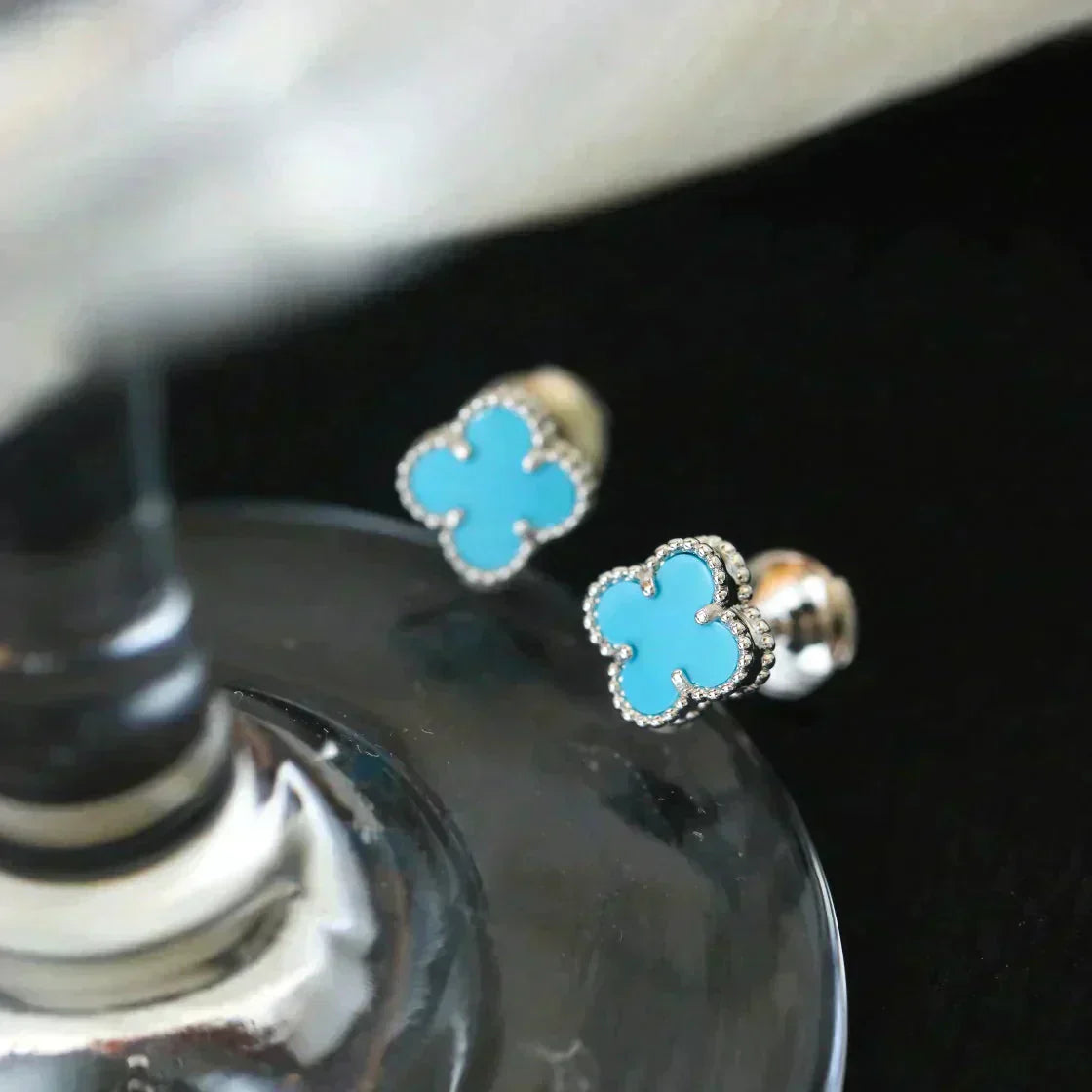 [ROSE]CLOVER MINI 9.5MM ONYX STUD EARRINGS SILVER