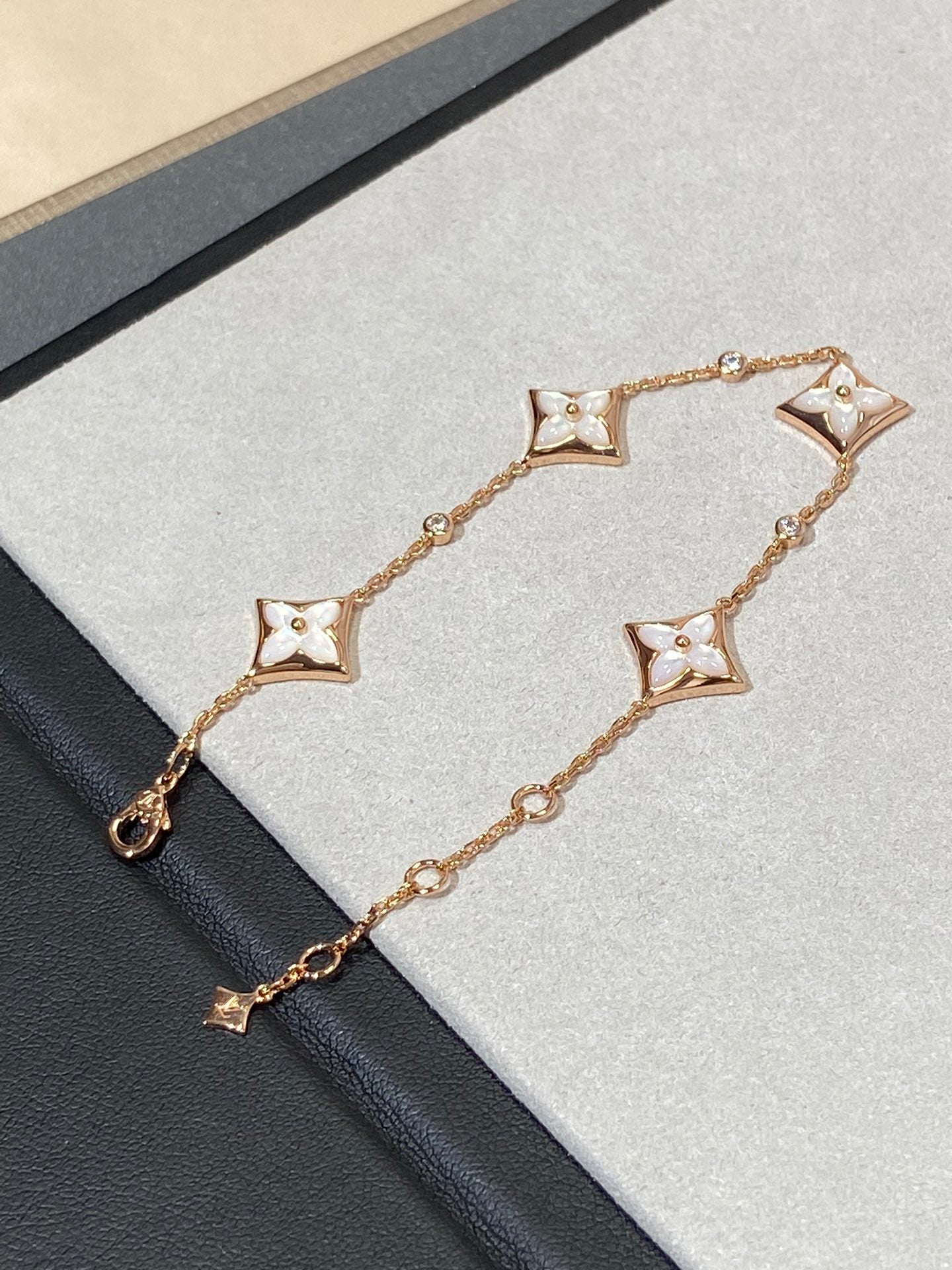 [Rose Jewels]STAR 4 MOTIF MOP DIAMOND PINK GOLD BRACELET