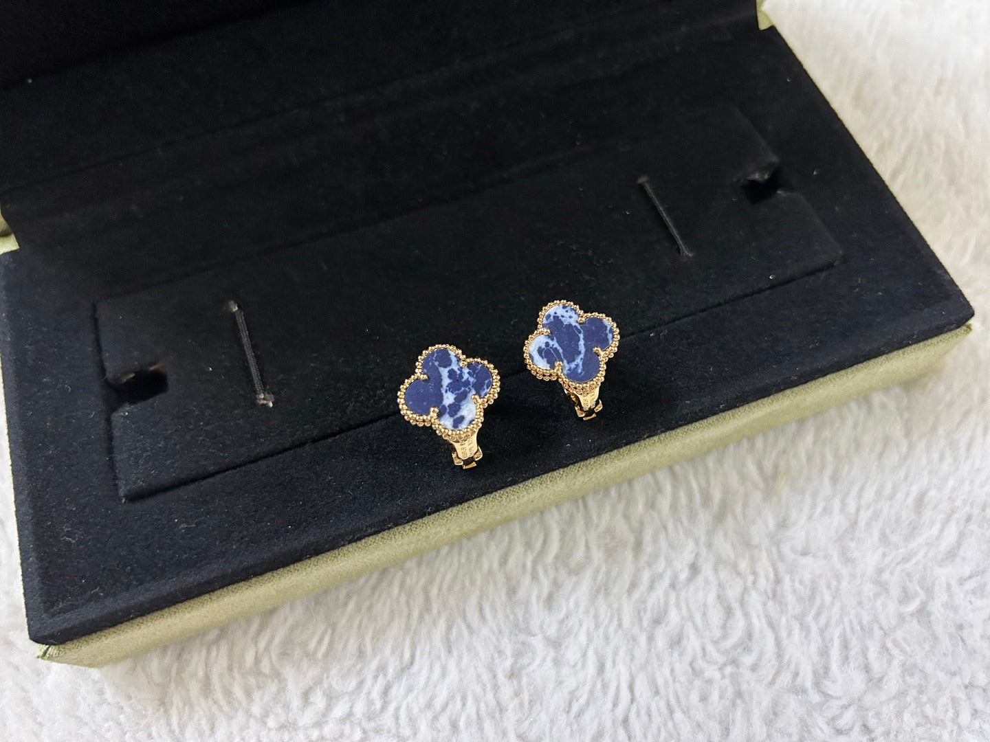 [ROSE]CLOVER PIETERSITE MEDIUM STUD EARRINGS