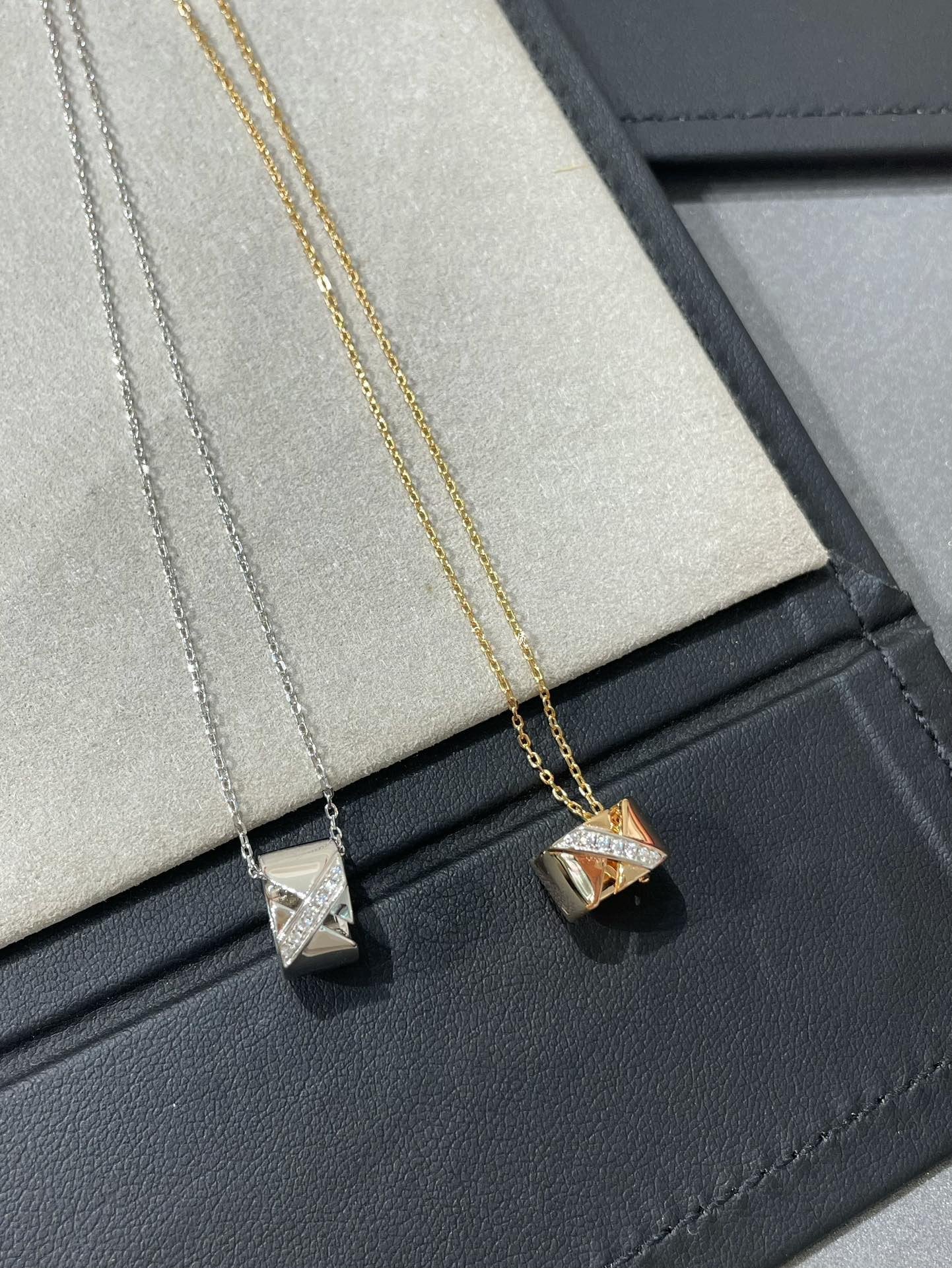 [Rose Jewels]LIENS EVIDENCE DIAMOND NECKLACE