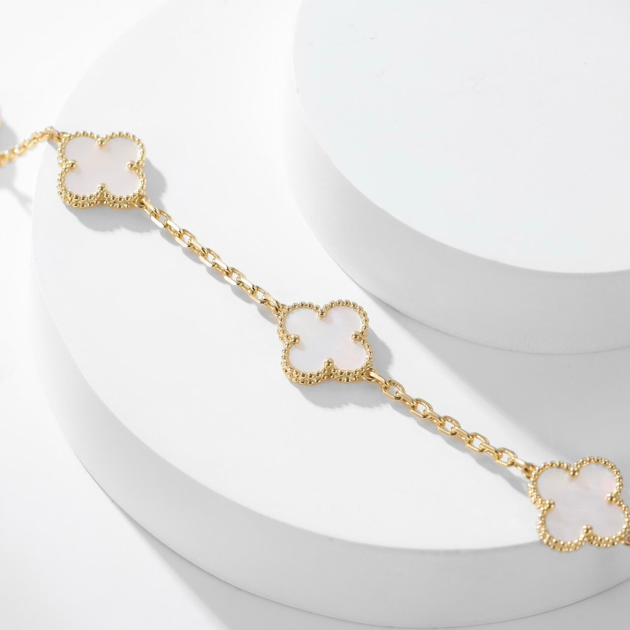 [ROSE]CLOVER 10 MOTIFS WHITE MOTHER OF PEARL NECKLACE