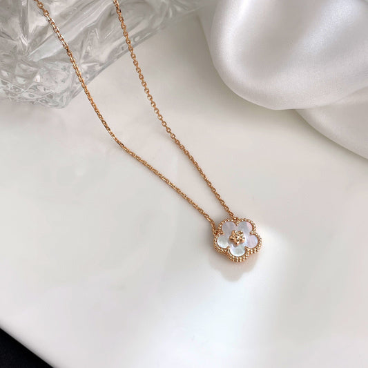 [ROSE]LUCKY  WHITE MOP  PLUM BLOSSOM NECKLACE