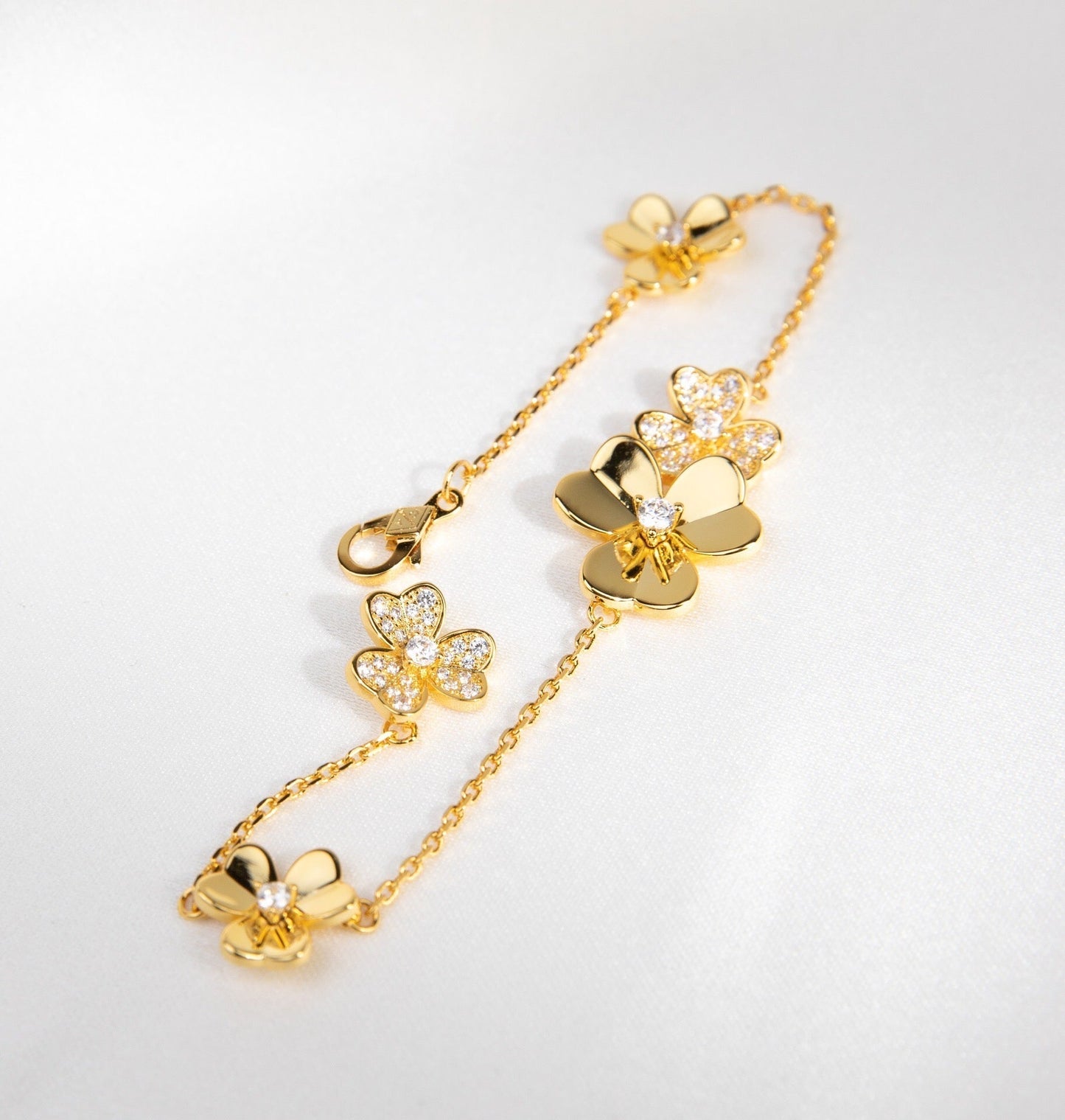 [Meteor Jewellery] 5 Flower Gold Flower Diamond Bracelet