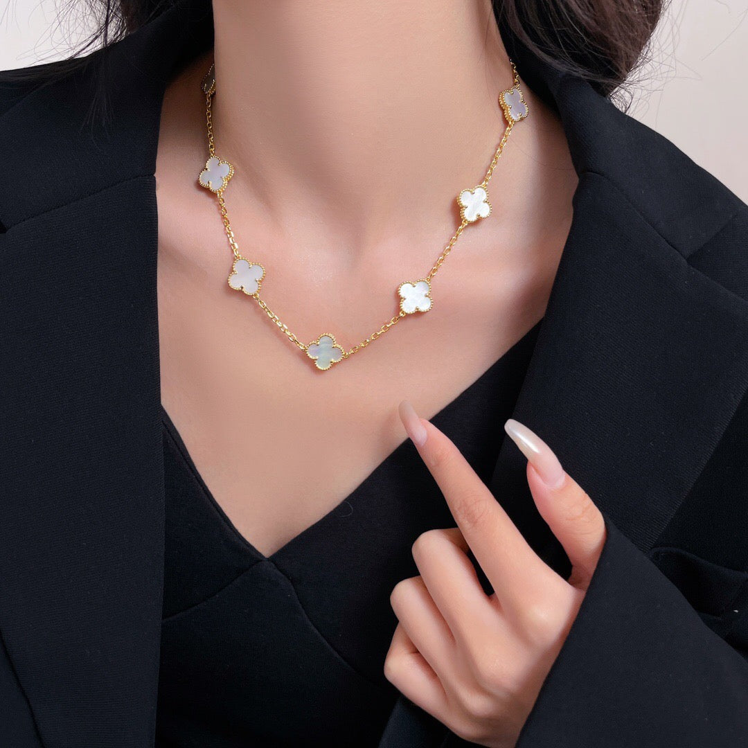 [ROSE] Clover 10 Patterned white mother-of-pearl necklace.