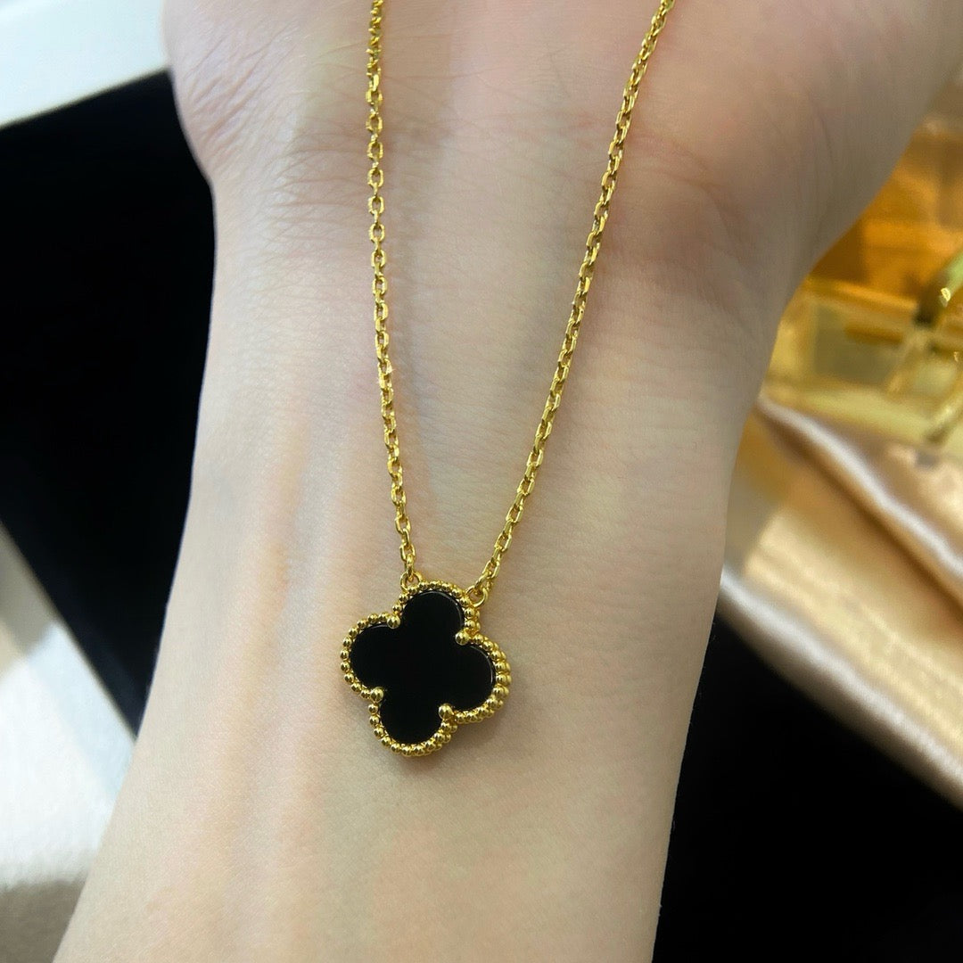 [ROSE]CLOVER 15MM BLACK ONYX SINGLE FLOWER NECKLACE