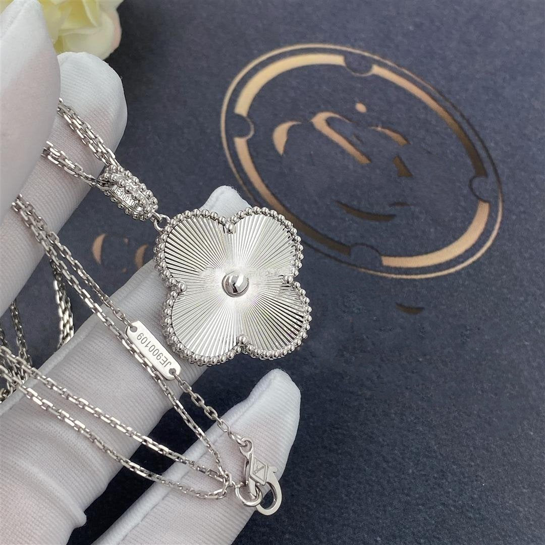 [ROSE]CLOVER 25MM SILVER BIG CLOVER NECKLACE