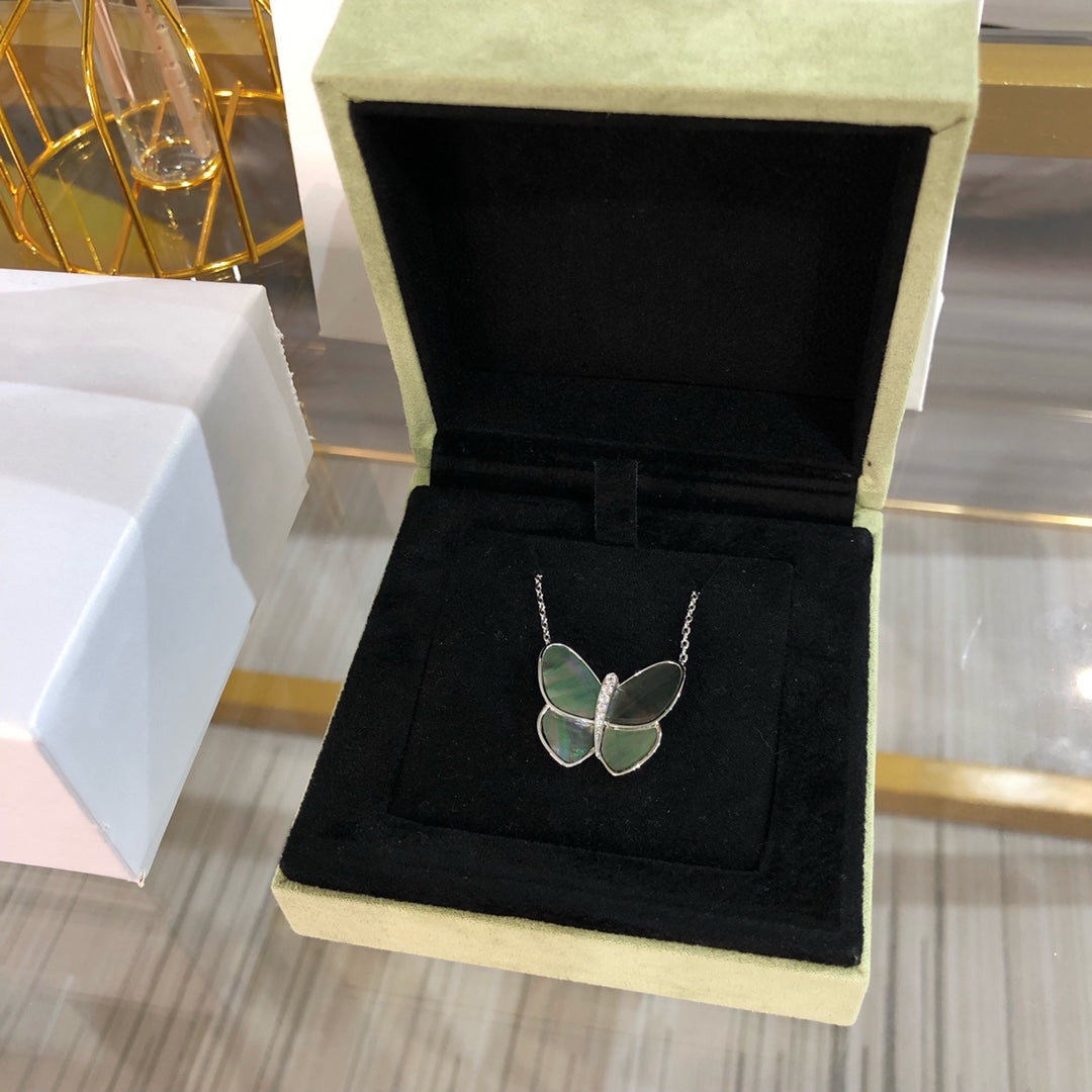 [ROSE]LARGE BUTTERFLY SILVER PENDANT DIAMOND NECKLACE