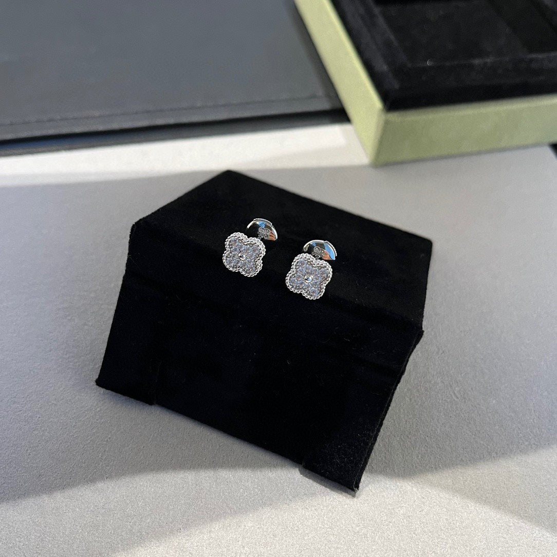 [ROSE]CLOVER MINI DIAMOND STUD EARRINGS